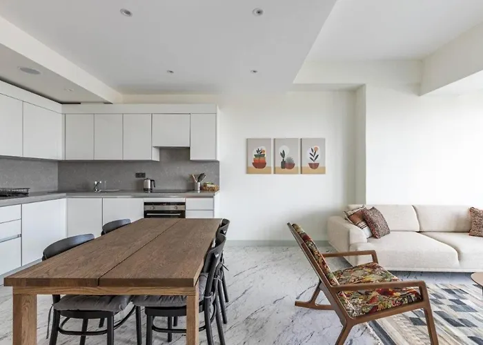 Gorgeous Modern 1bd Terrace Condopoolviews! #233