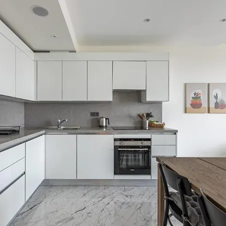 Gorgeous Modern 1bd Terrace Condopoolviews! #233 Apartmán Istanbulská provincie