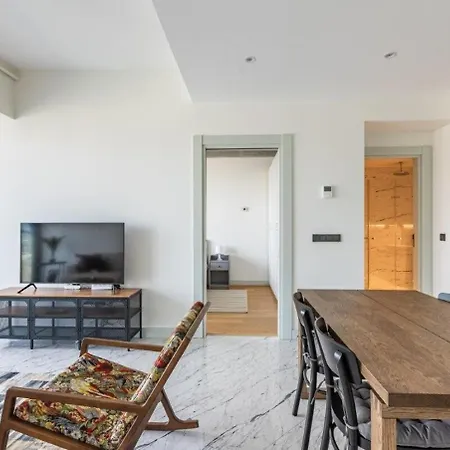Apartmán Gorgeous Modern 1bd Terrace Condopoolviews! #233