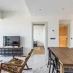 Διαμέρισμα Gorgeous Modern 1bd Terrace Condopoolviews! #233 *