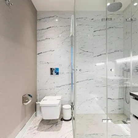 Gorgeous Modern 1bd Terrace Condopoolviews! #233 イスタンブール