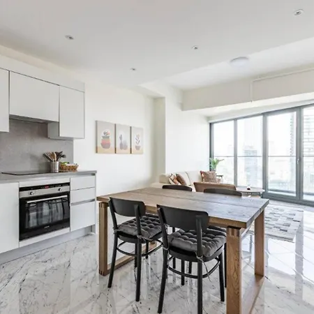 Gorgeous Modern 1bd Terrace Condopoolviews! #233 Стамбул